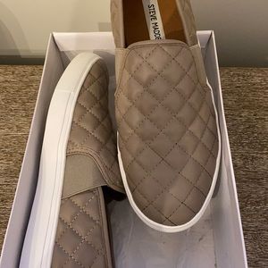 STEVE MADDEN Taupe Slip On Sz 10